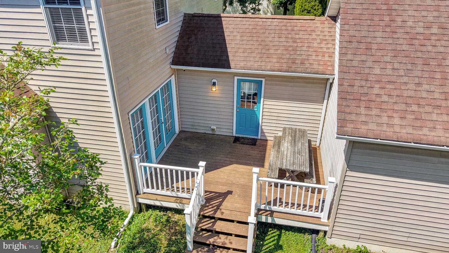 73 Washington St Property Photo 8