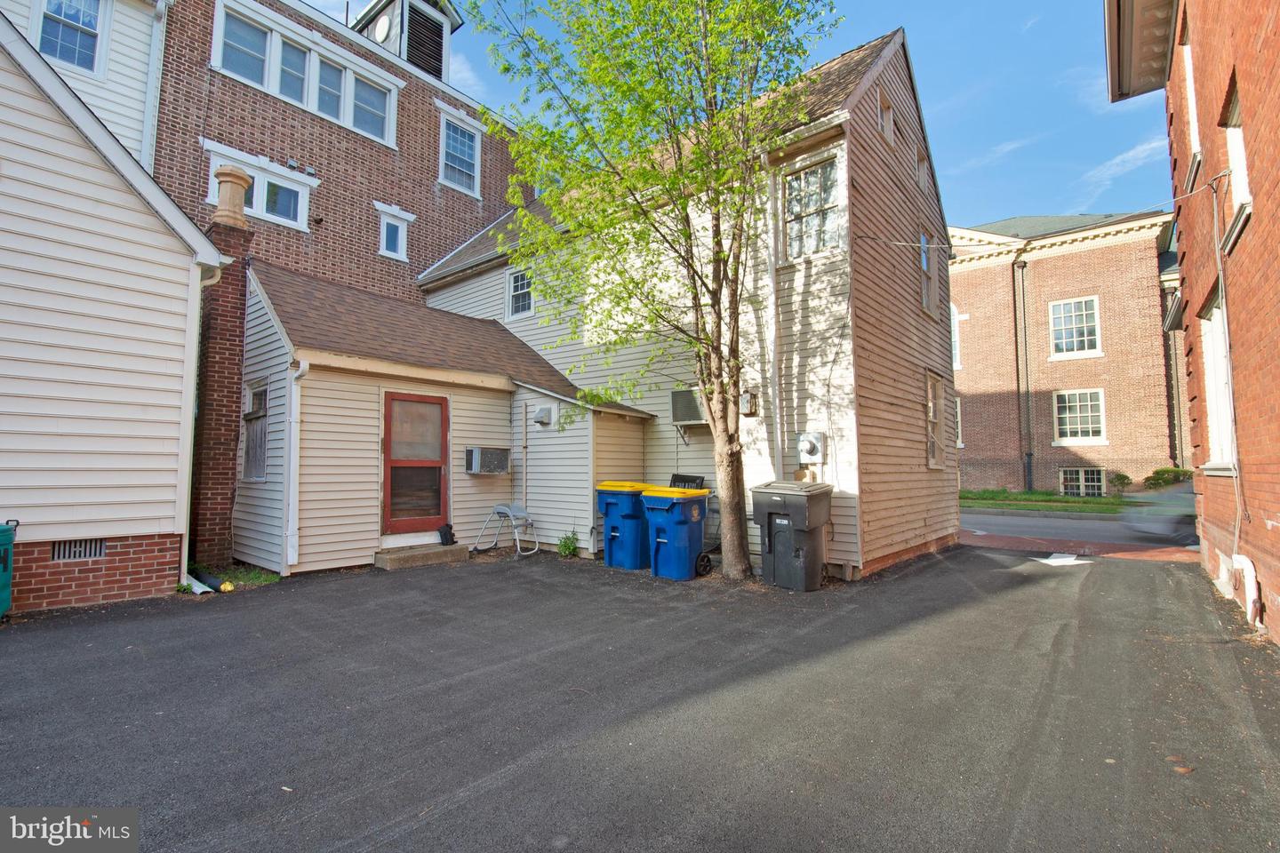 408 S State St Property Photo 6