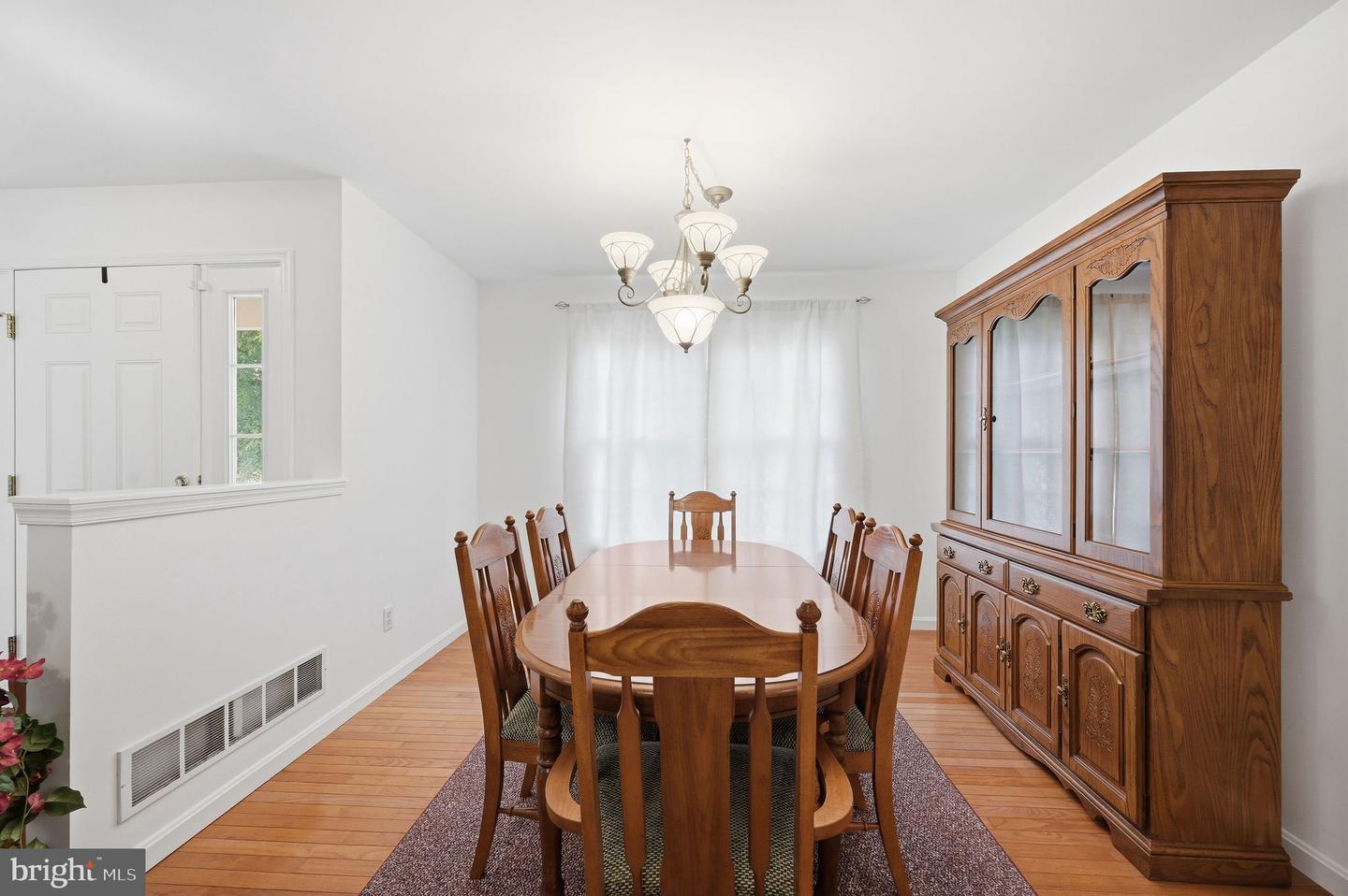 111 W High Hill Rd Property Photo 13