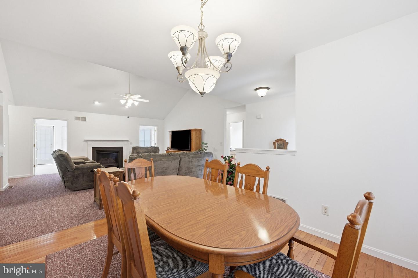 111 W High Hill Rd Property Photo 14
