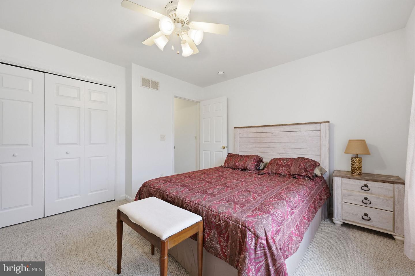 111 W High Hill Rd Property Photo 20