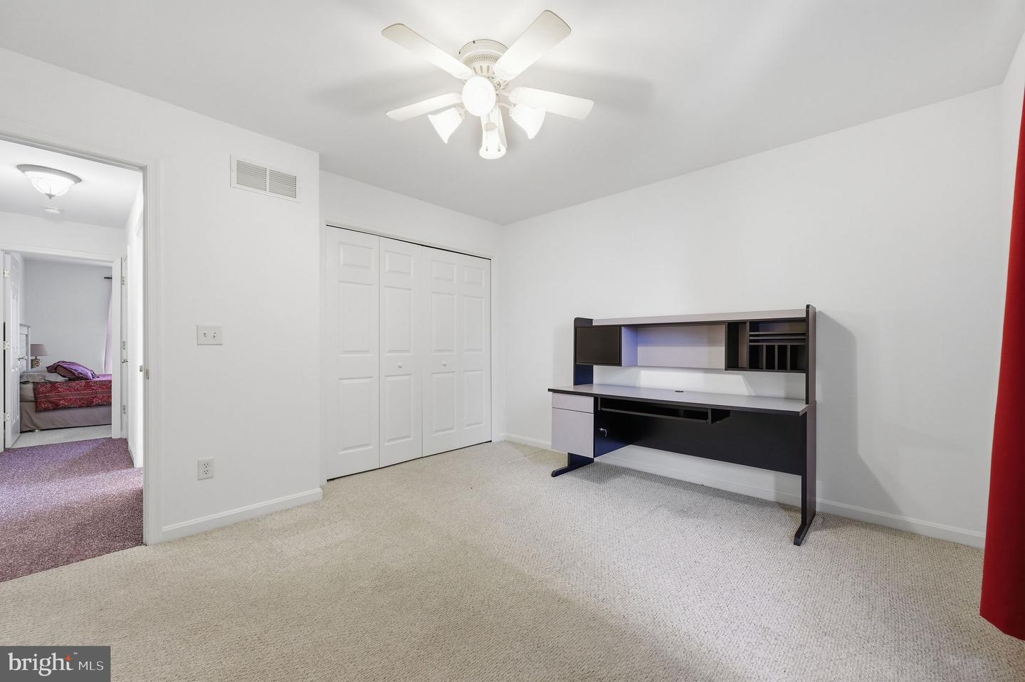 111 W High Hill Rd Property Photo 23