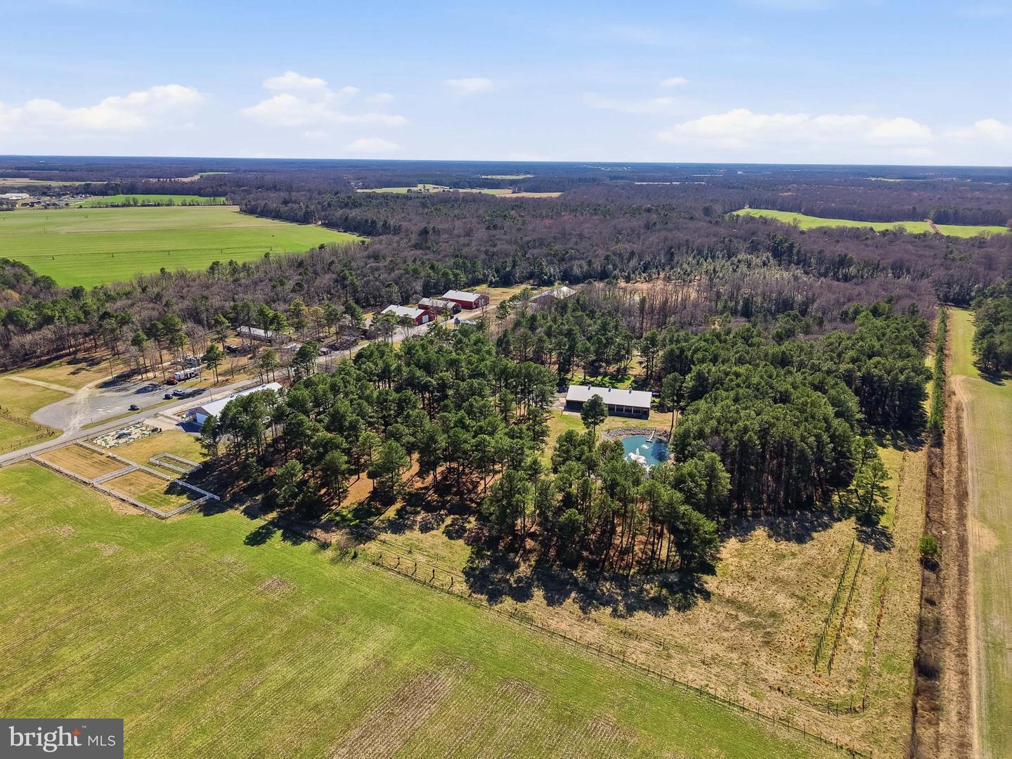 DEKT2046764 Property Photo 2
