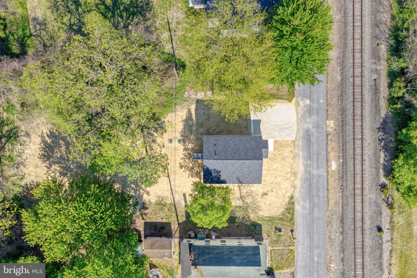 117 Railroad Ave Property Photo 6