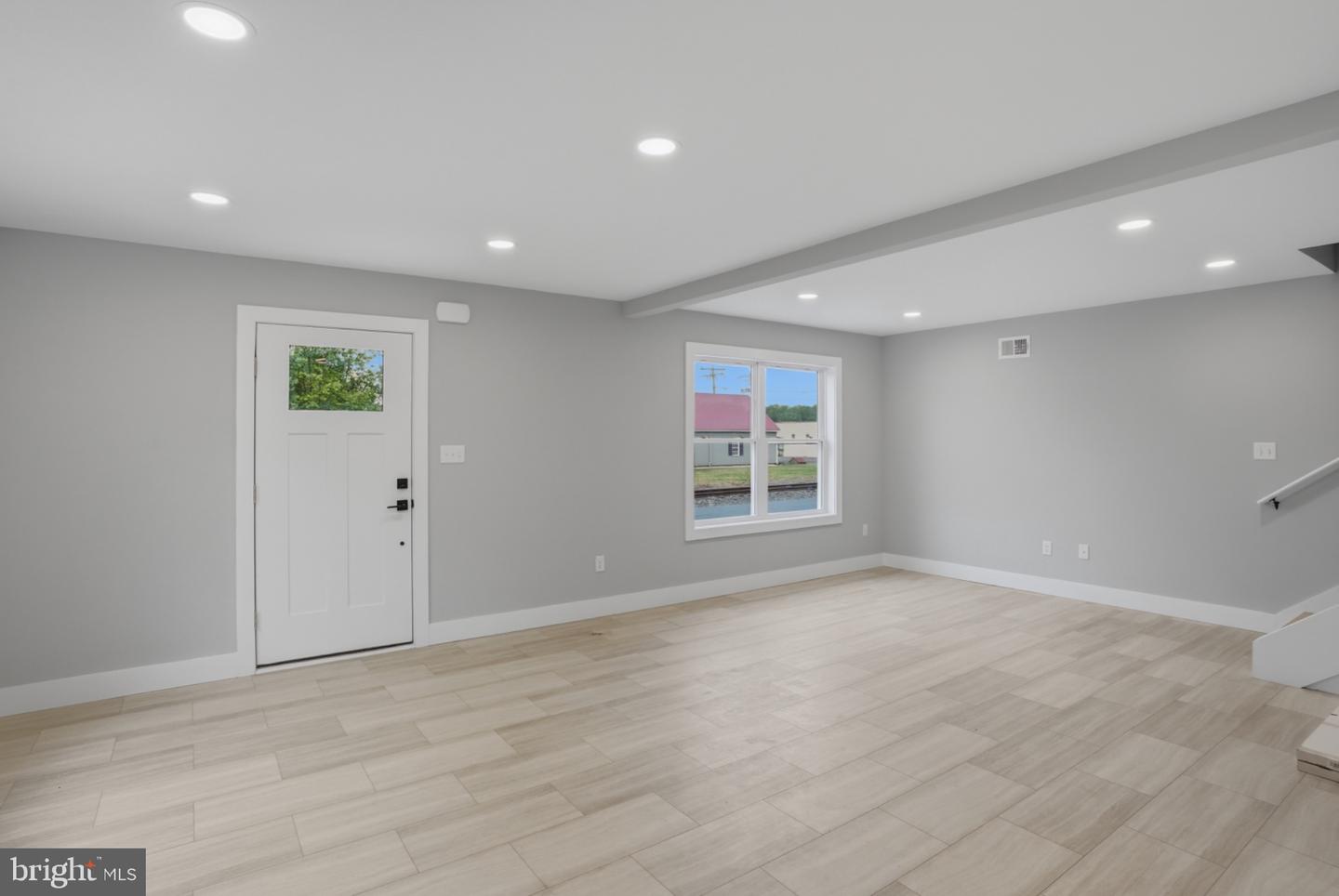 117 Railroad Ave Property Photo 11