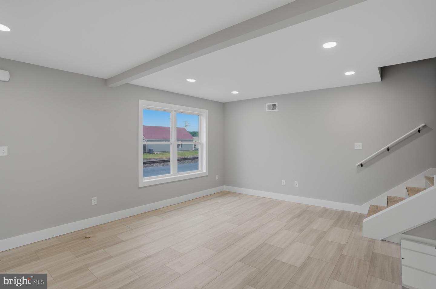 117 Railroad Ave Property Photo 12