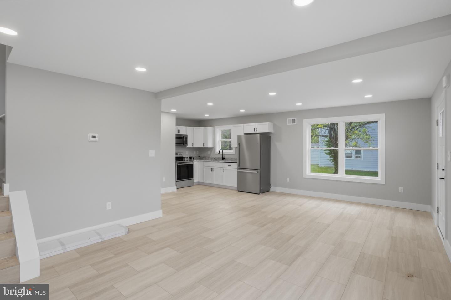 117 Railroad Ave Property Photo 15