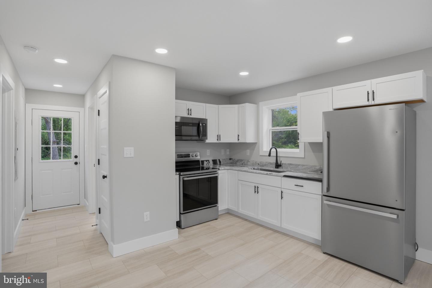 117 Railroad Ave Property Photo 16
