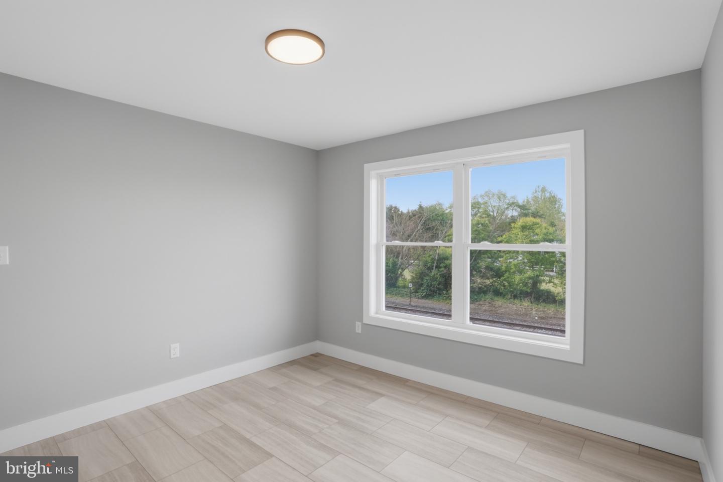 117 Railroad Ave Property Photo 25