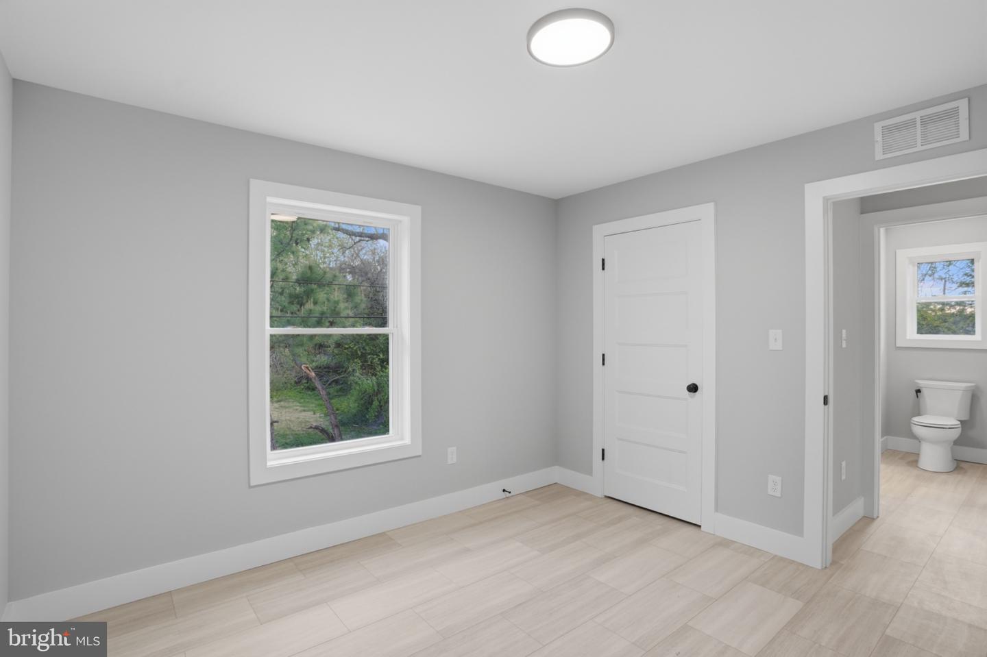 117 Railroad Ave Property Photo 29