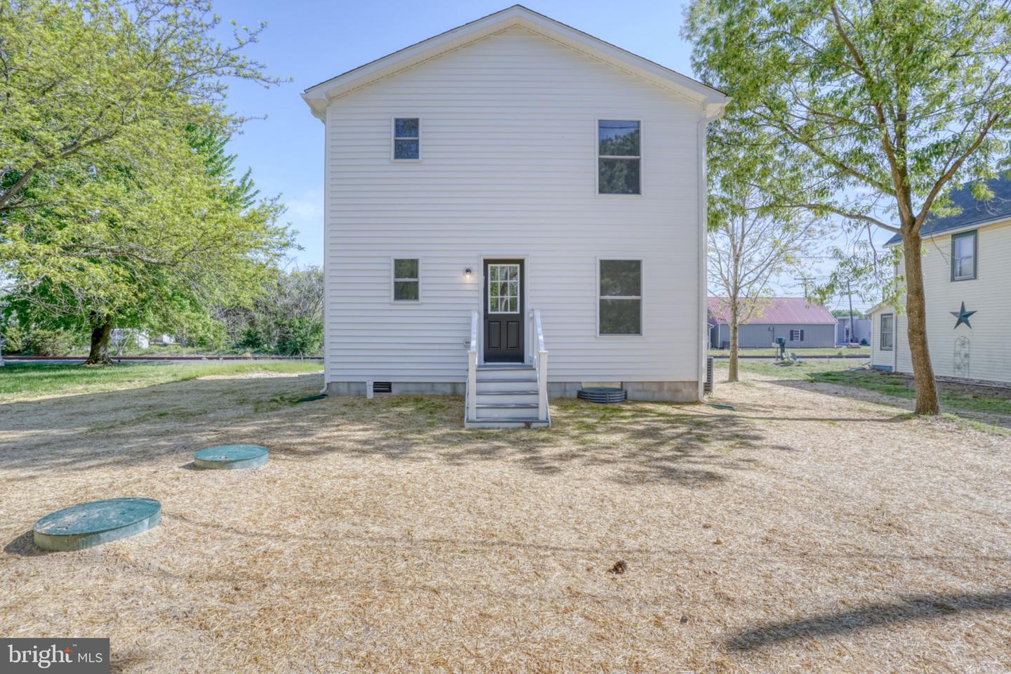 117 Railroad Ave Property Photo 32