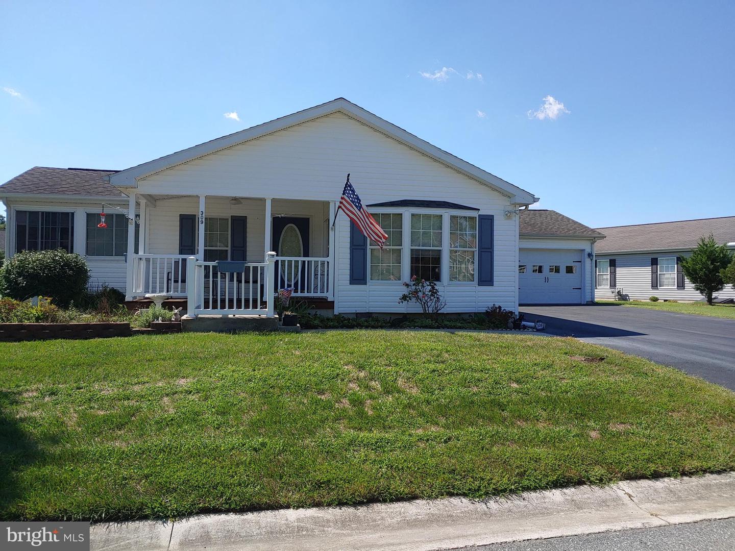 309 PERSIMMON CIR W #309 Property Photo 1