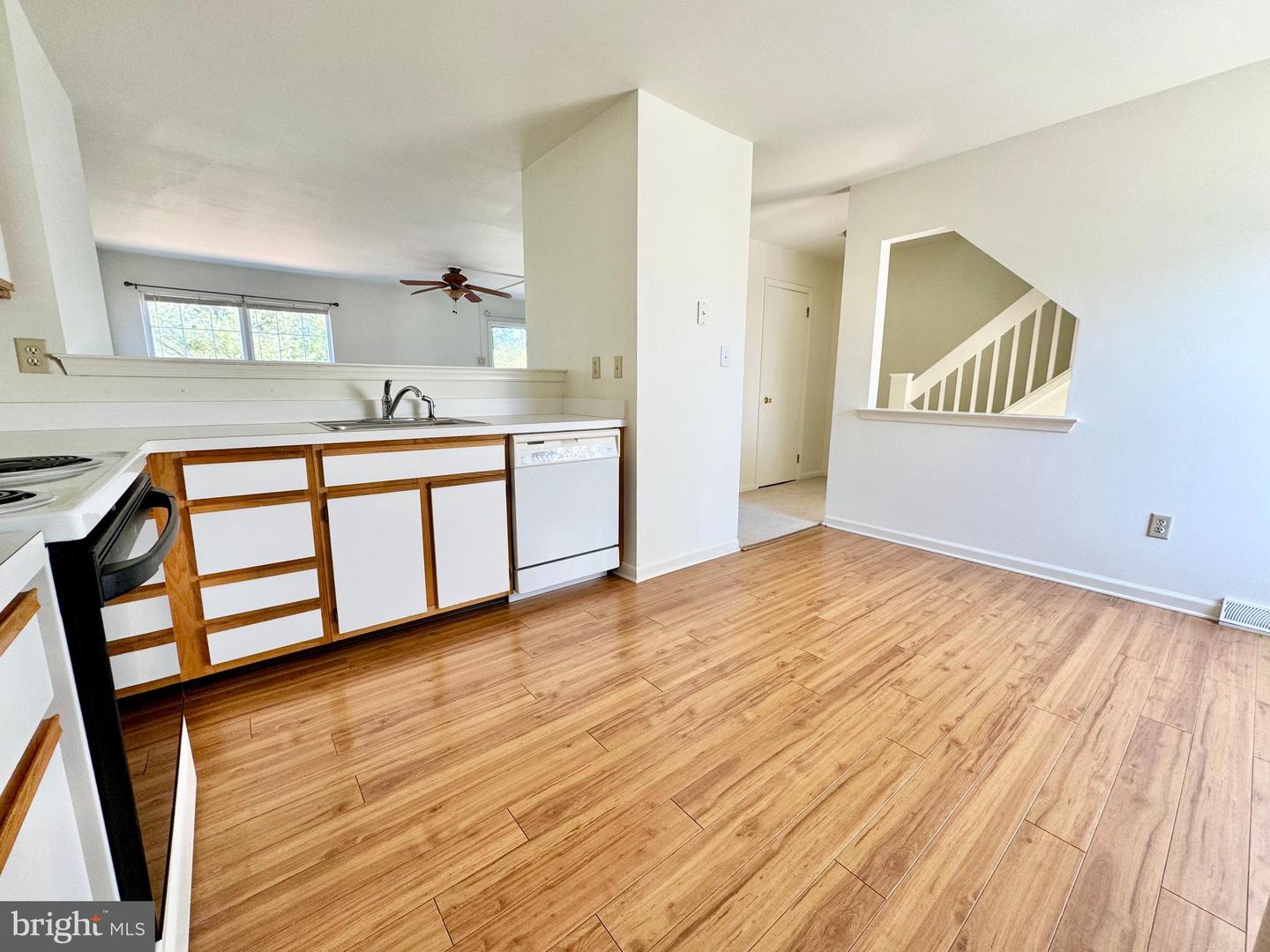 305 Charring Cross Dr Property Photo 7