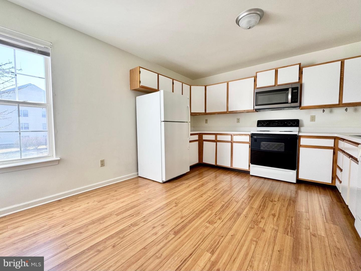 305 Charring Cross Dr Property Photo 8