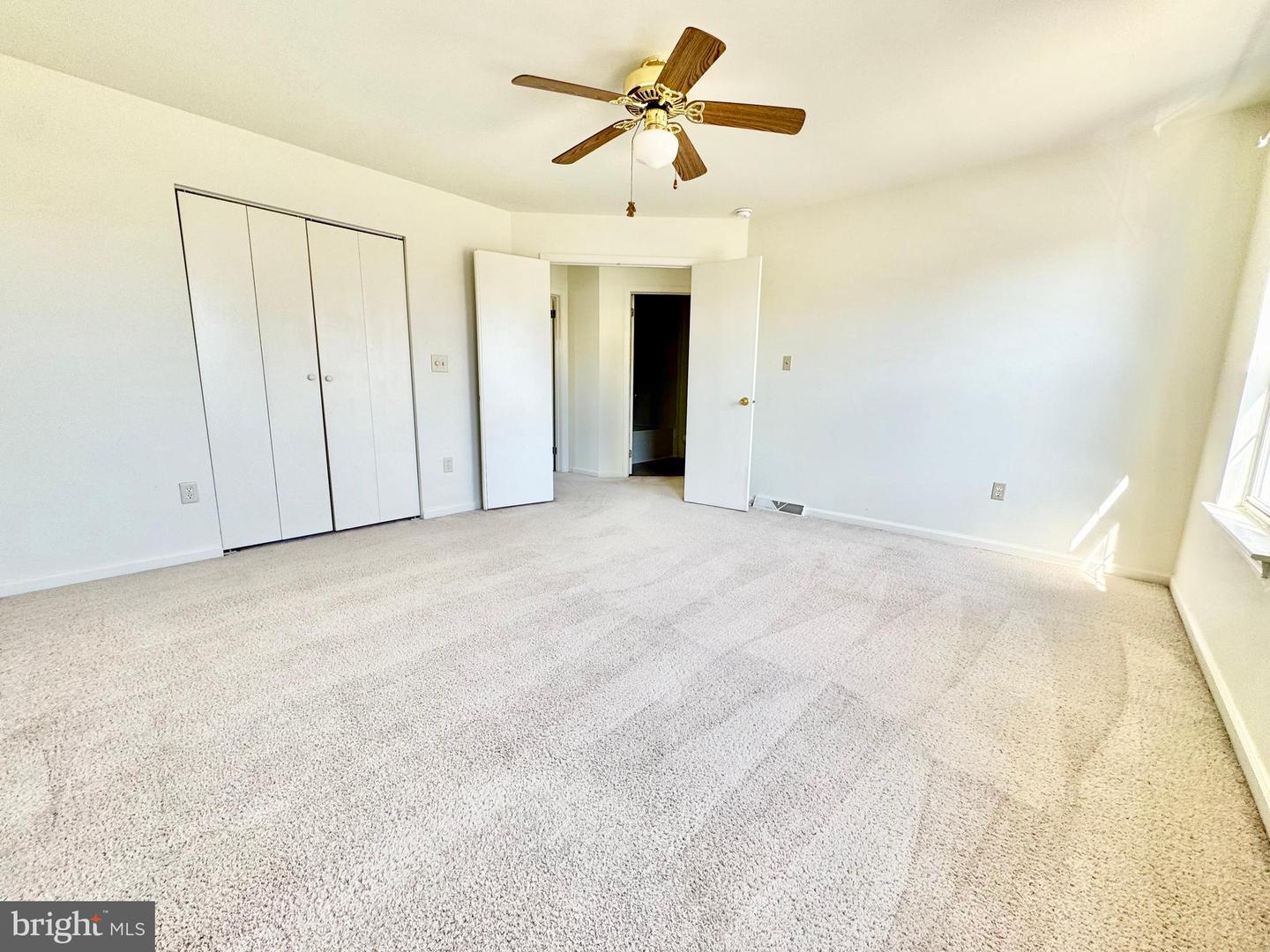 305 Charring Cross Dr Property Photo 14