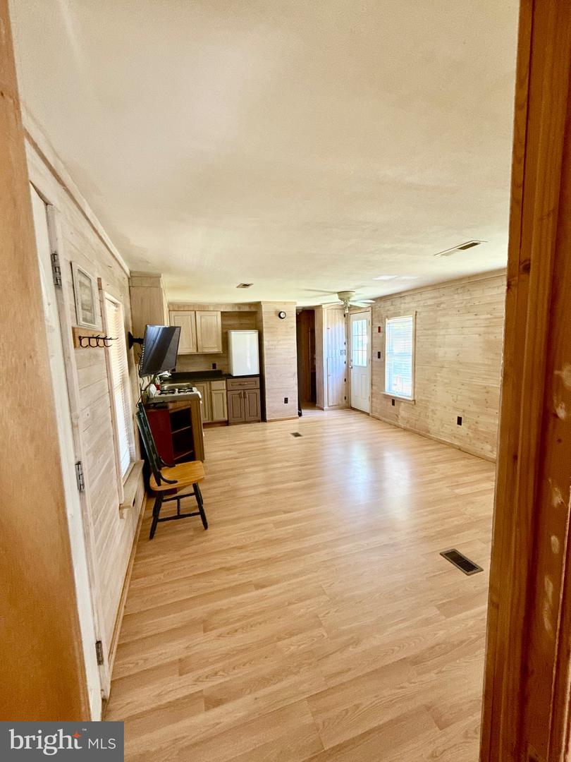 49 North Ave Property Photo 10