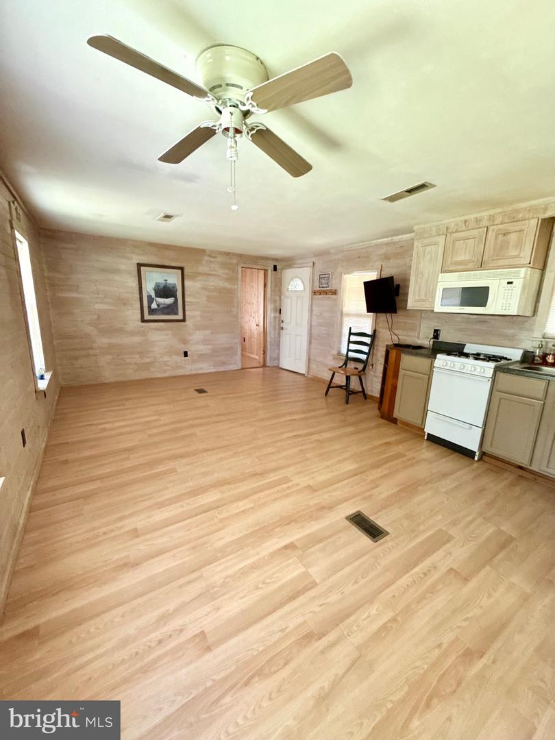 49 North Ave Property Photo 19