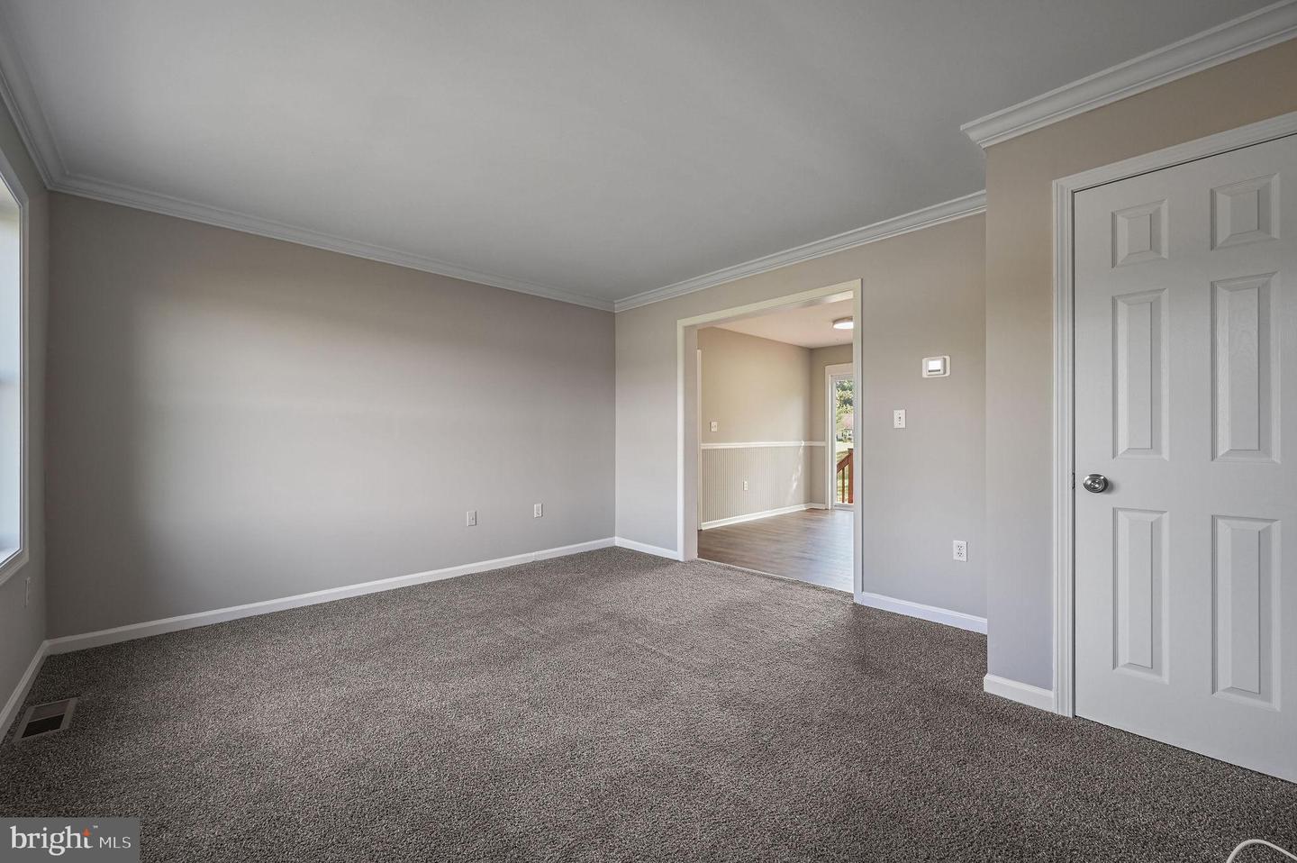 1074 Pearsons Corner Rd Property Photo 5
