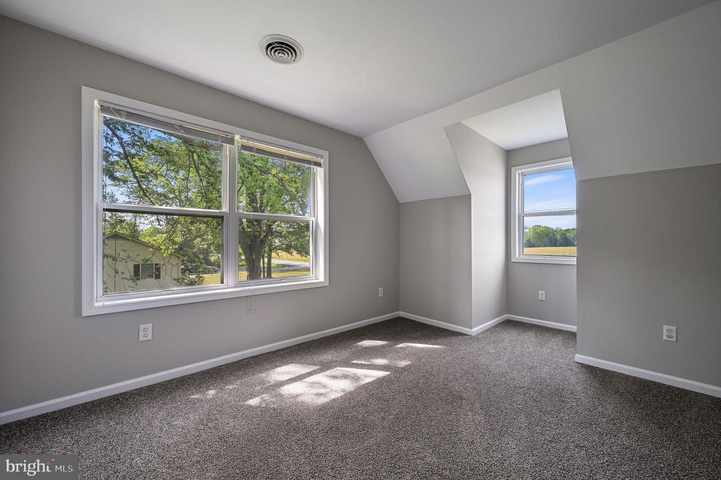 1074 Pearsons Corner Rd Property Photo 18
