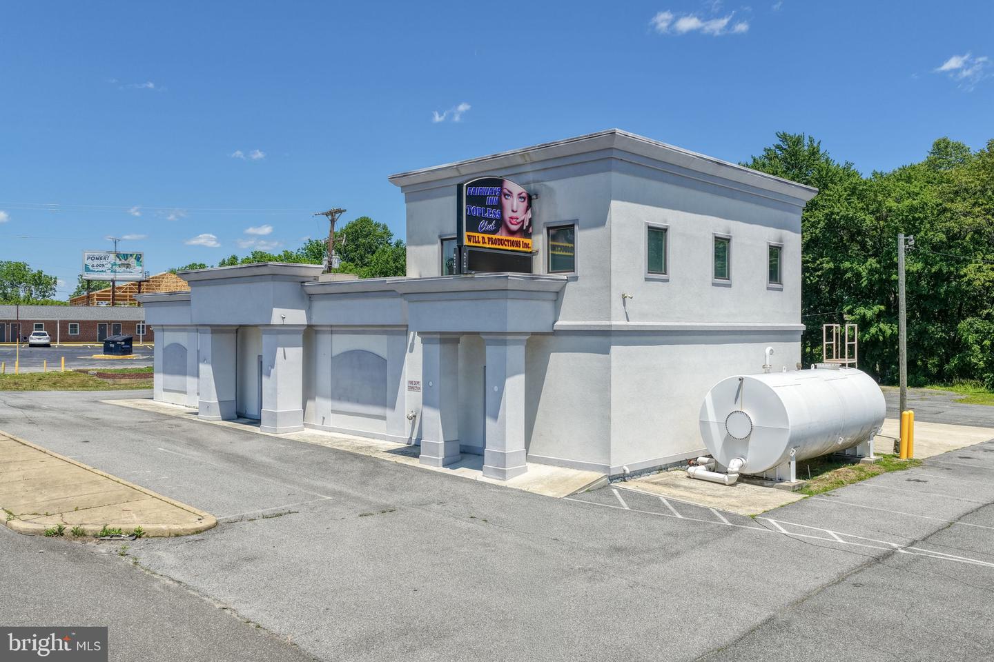4167 S Dupont Blvd Property Photo 2