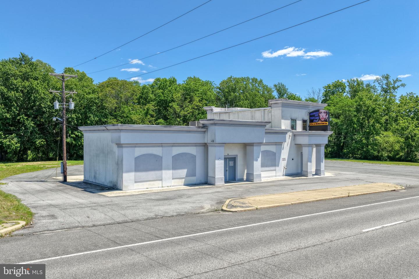 4167 S Dupont Blvd Property Photo 4