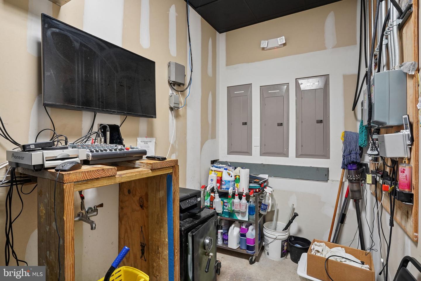4167 S Dupont Blvd Property Photo 43