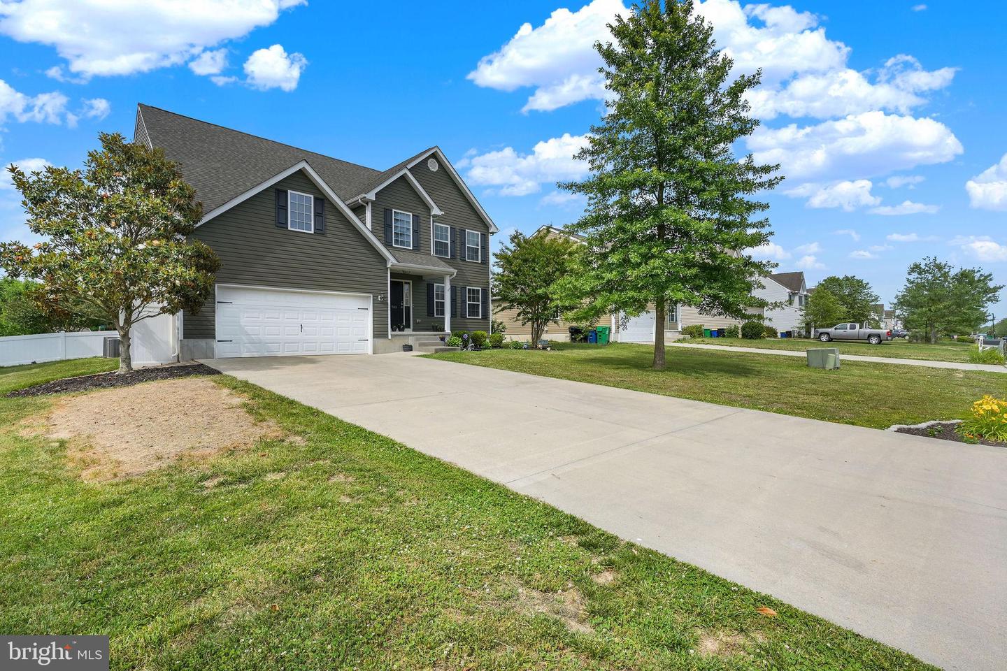 785 W Birdie Ln Property Photo 1