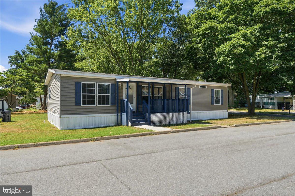 340 JEAN BRADLEY CIR #702 Property Photo 1