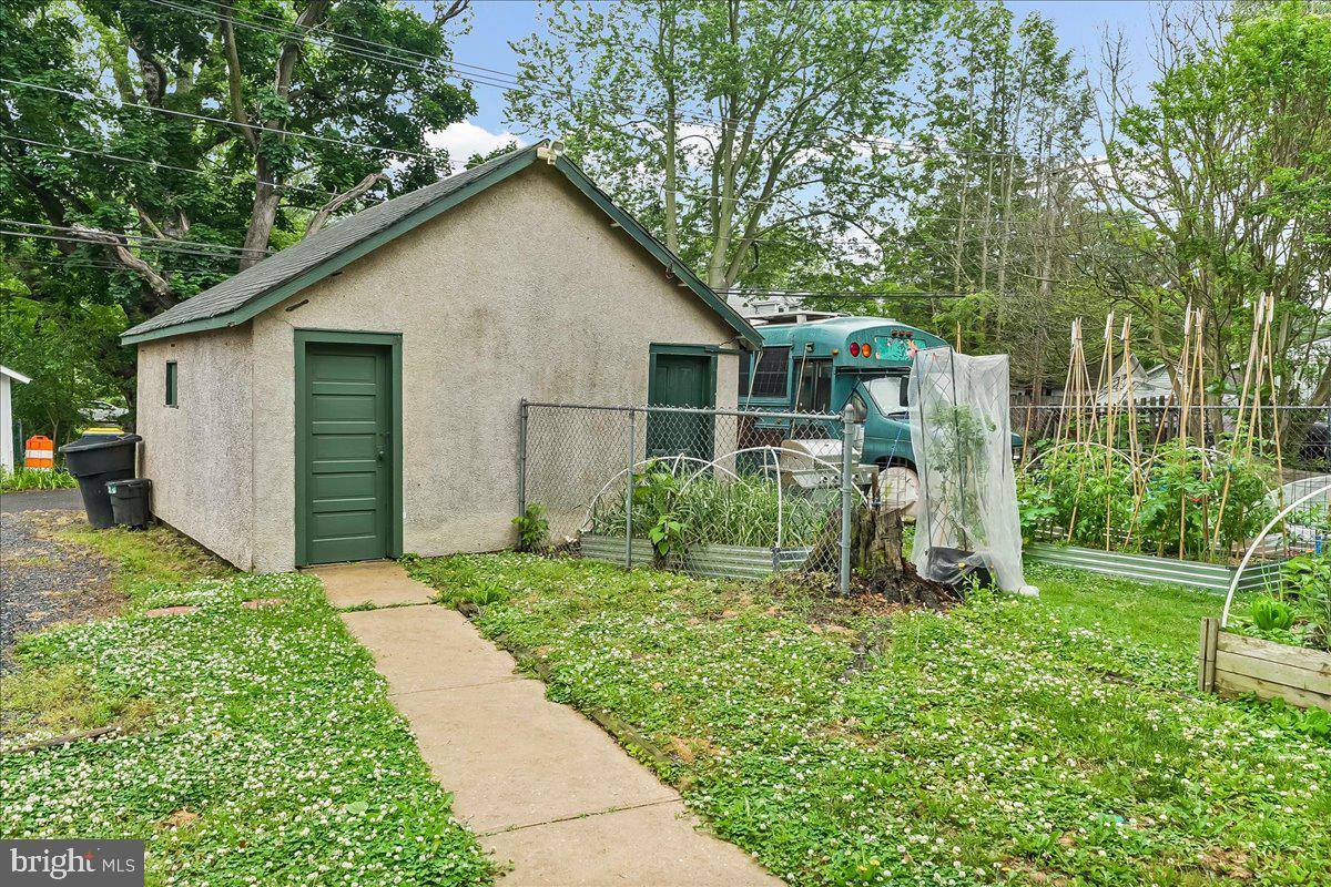 415 N Governors Ave Property Photo 37