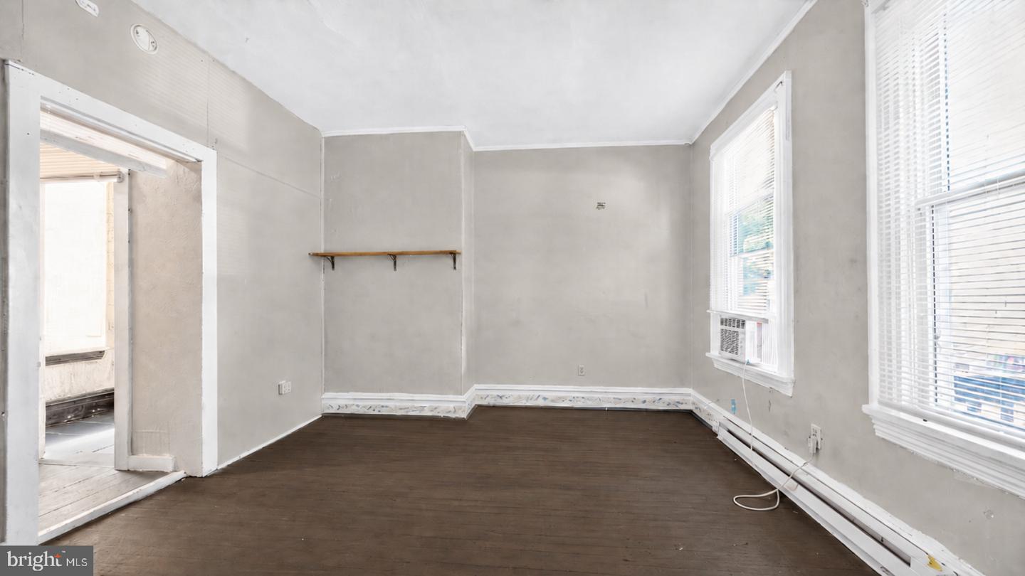 40 S Governors Ave #2 Property Photo 4