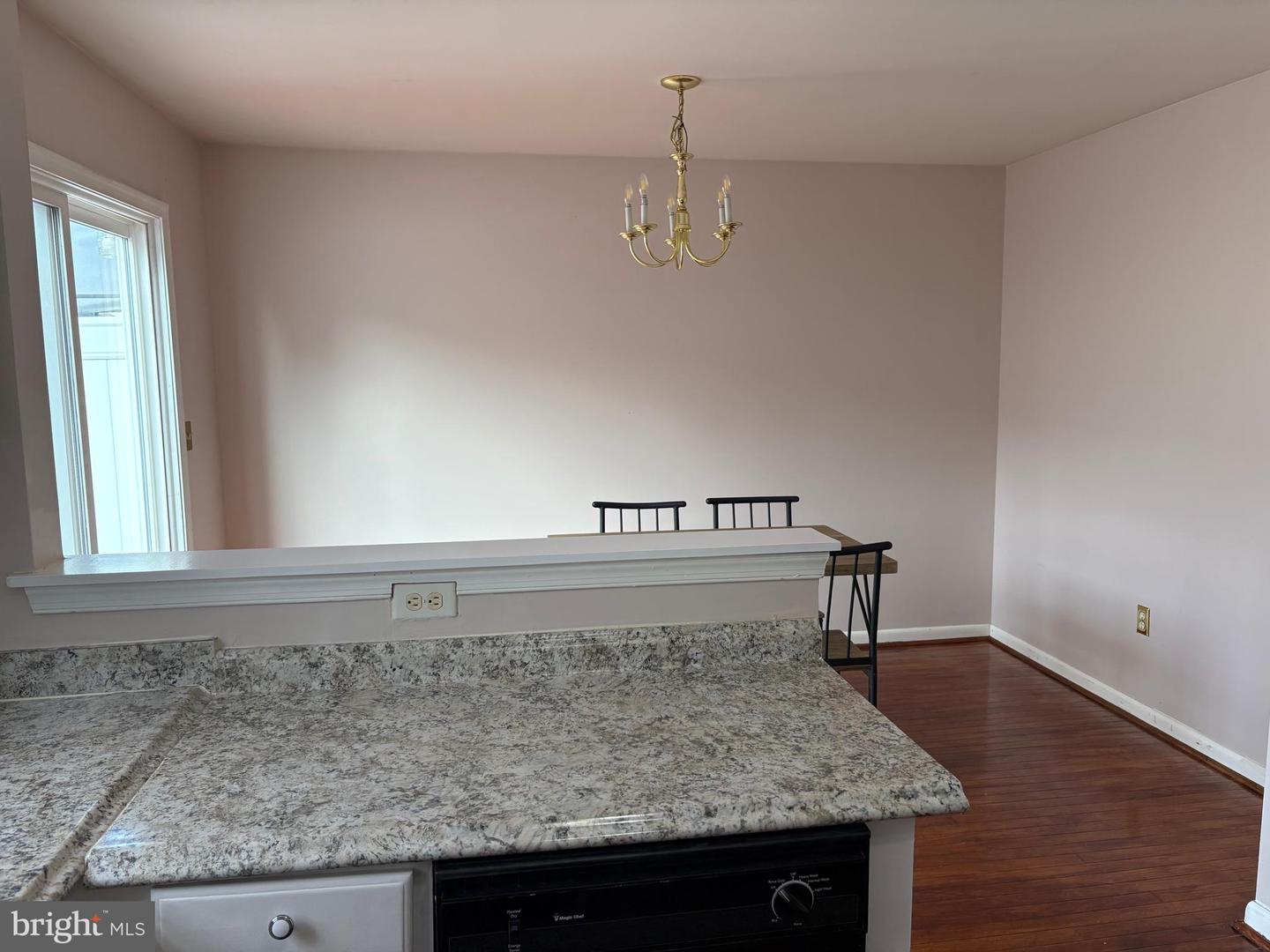 384 Braddock Rd Property Photo 6