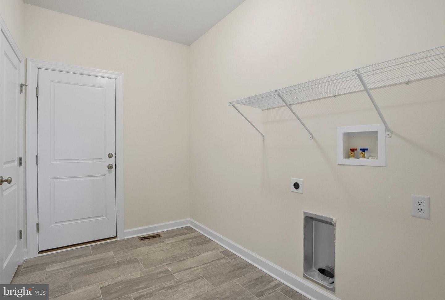 286 Greenbrook Dr Property Photo 21