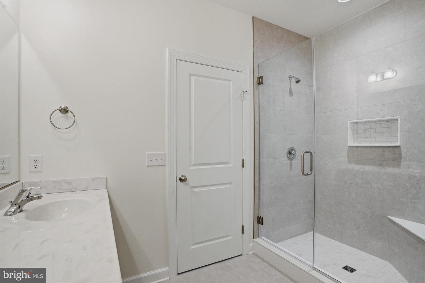 286 Greenbrook Dr Property Photo 27