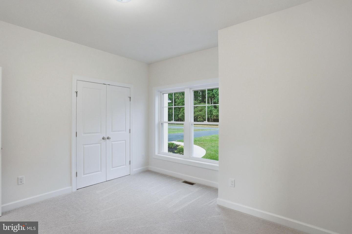 286 Greenbrook Dr Property Photo 33