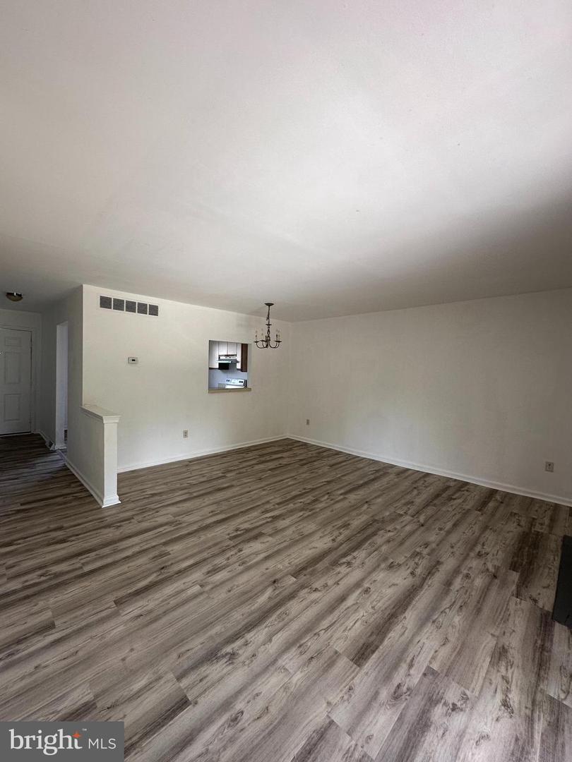 318 Stonebrook Pl Property Photo 9