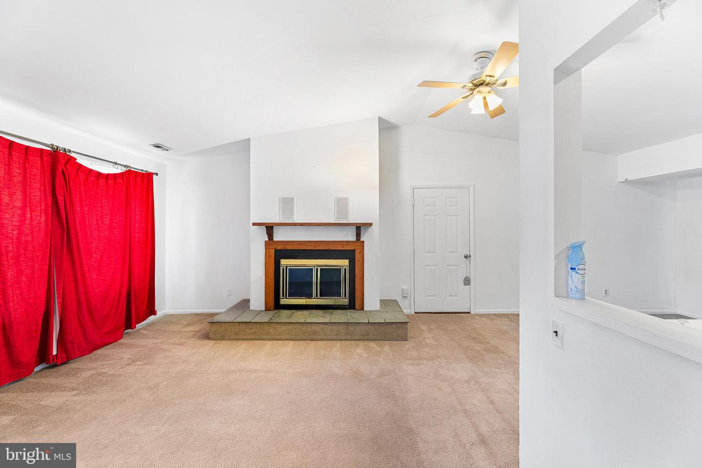 1148 Forrest Ave Property Photo 4