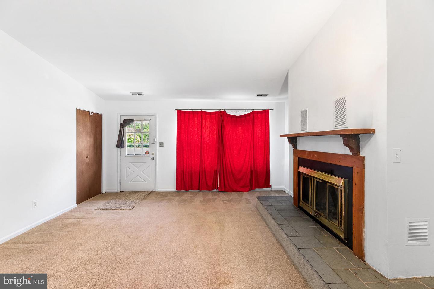 1148 Forrest Ave Property Photo 7