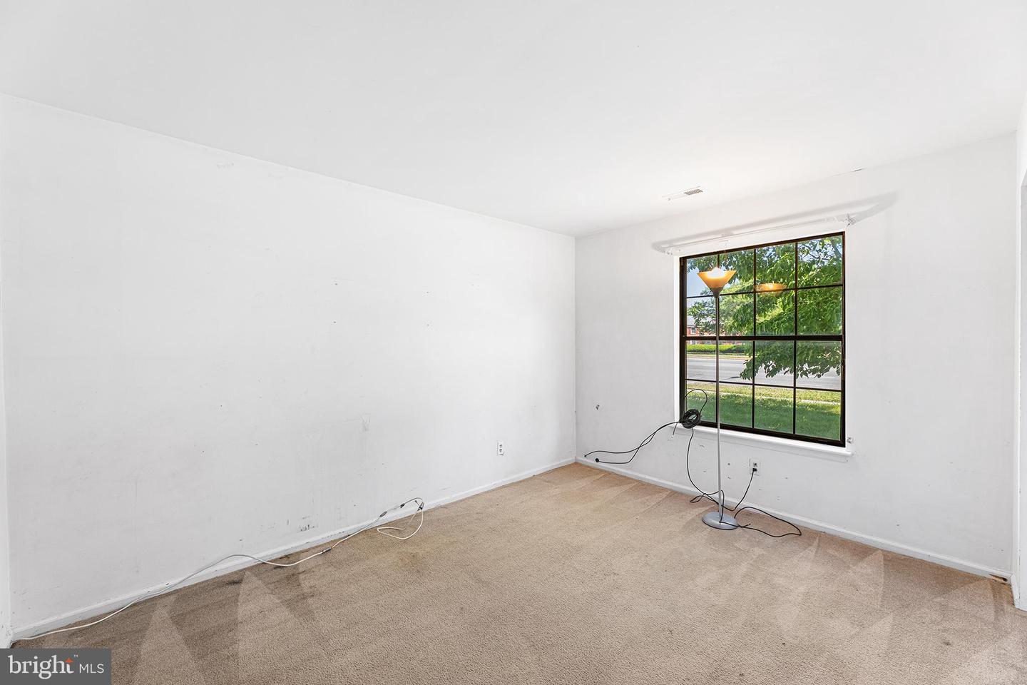 1148 Forrest Ave Property Photo 16