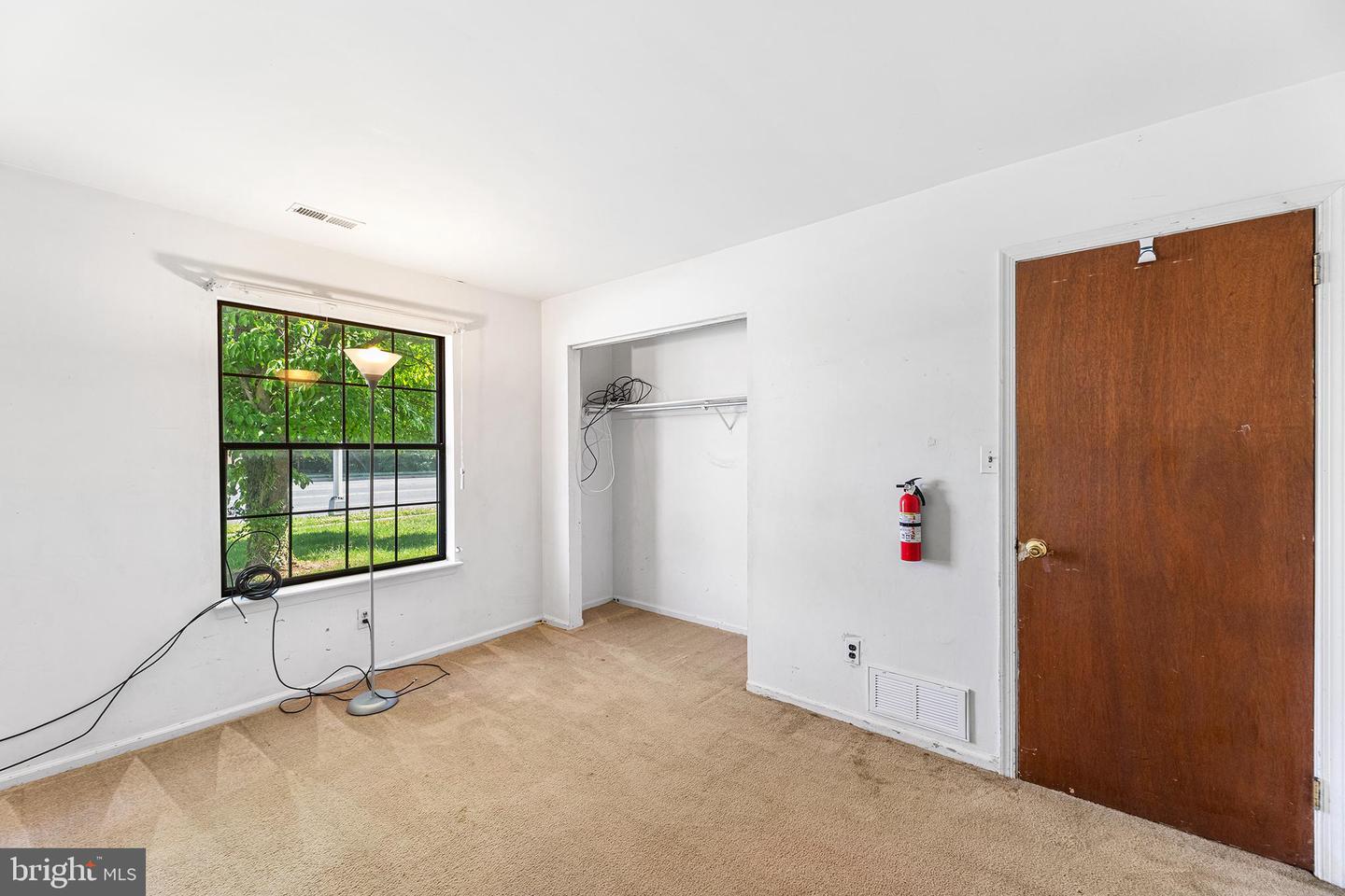 1148 Forrest Ave Property Photo 17