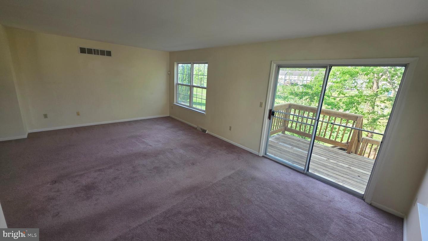 235 Charring Cross Dr Property Photo 2