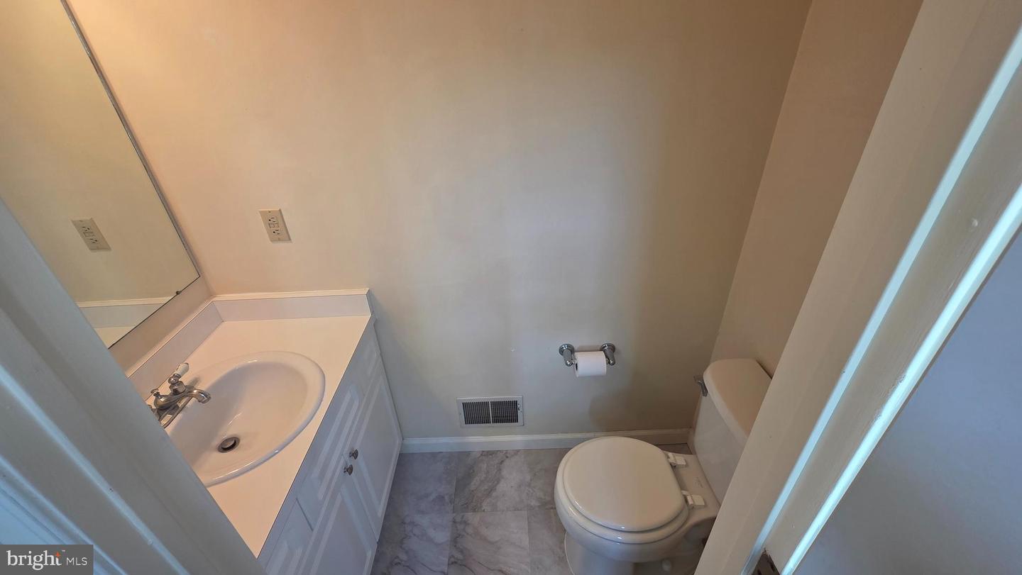 235 Charring Cross Dr Property Photo 7