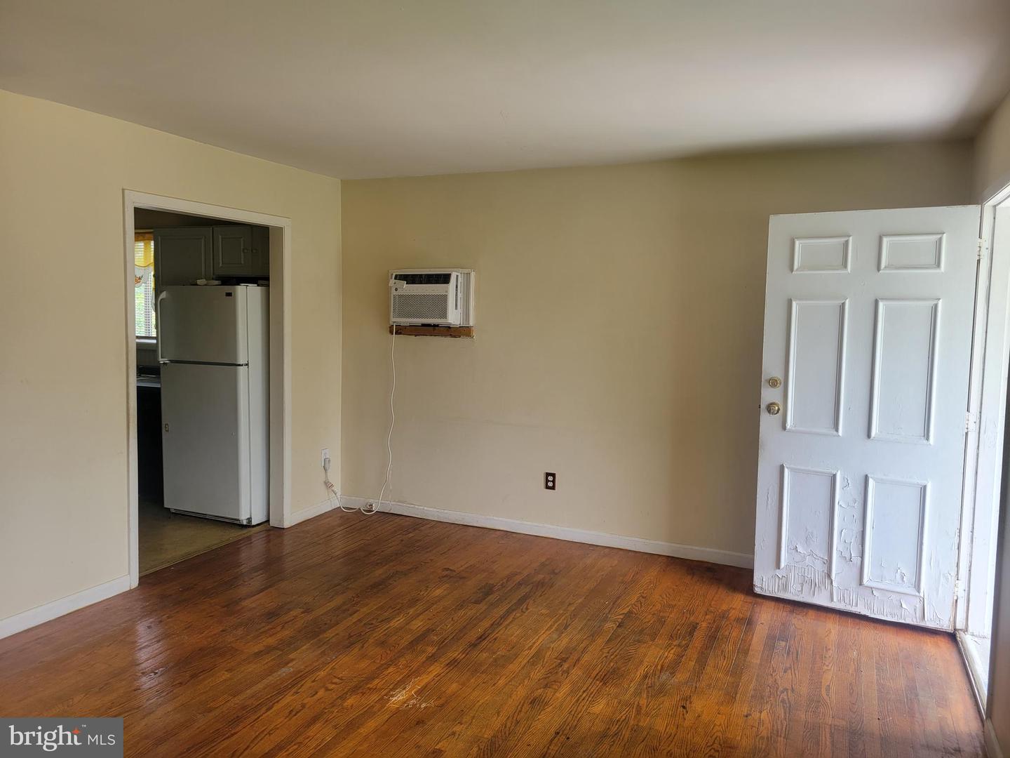 382 Ronald Ln Property Photo 5