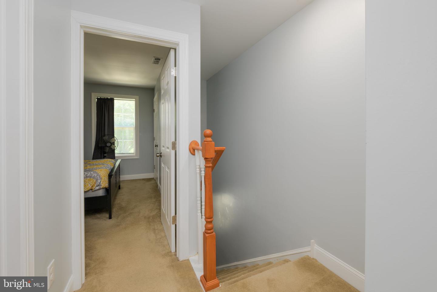 38 S Queen St Property Photo 12