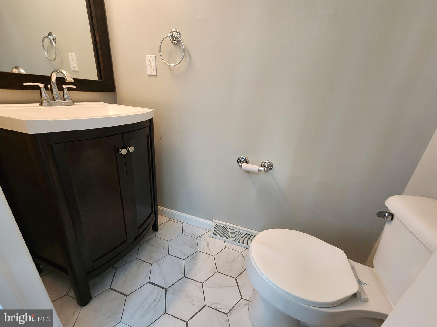 348 W Wind Dr Property Photo 7