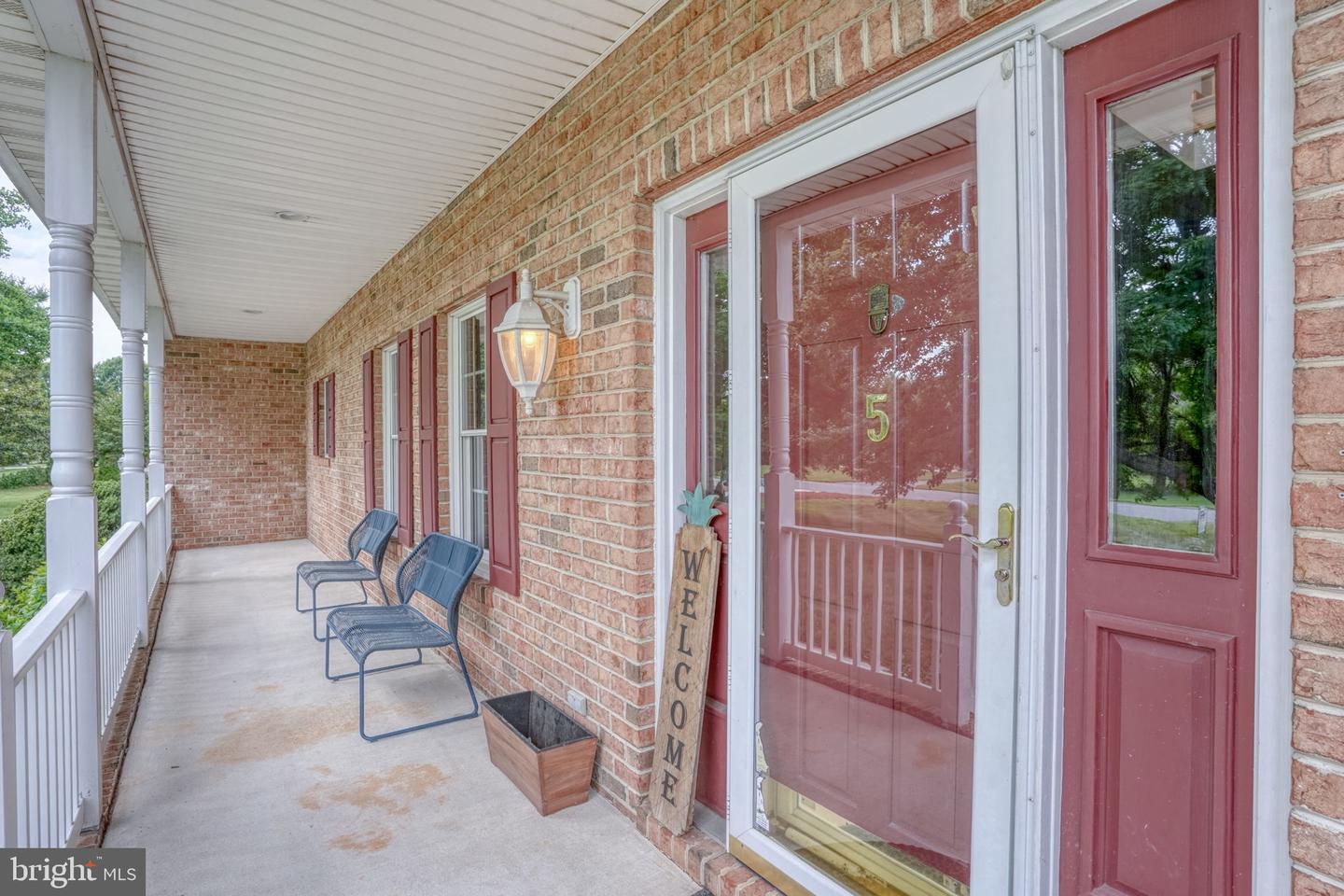 5 Pheasant Ln Property Photo 4