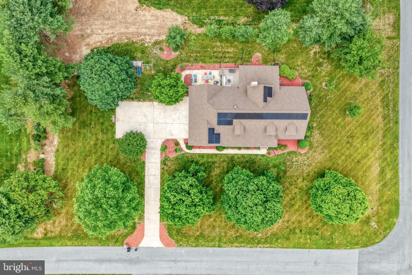5 Pheasant Ln Property Photo 5