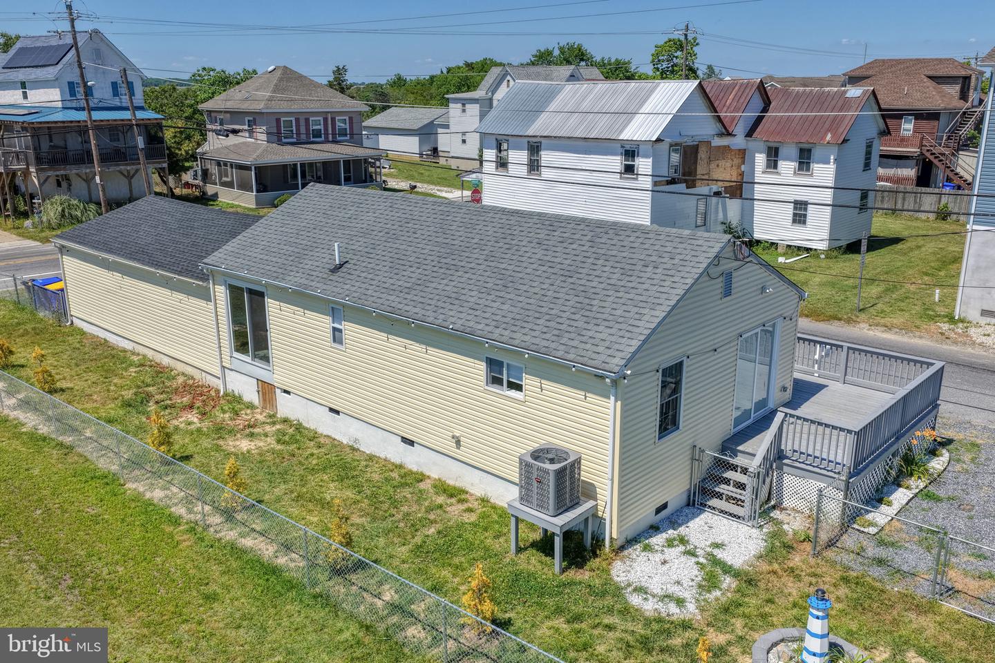 16 Hubbard Ave Property Photo 17