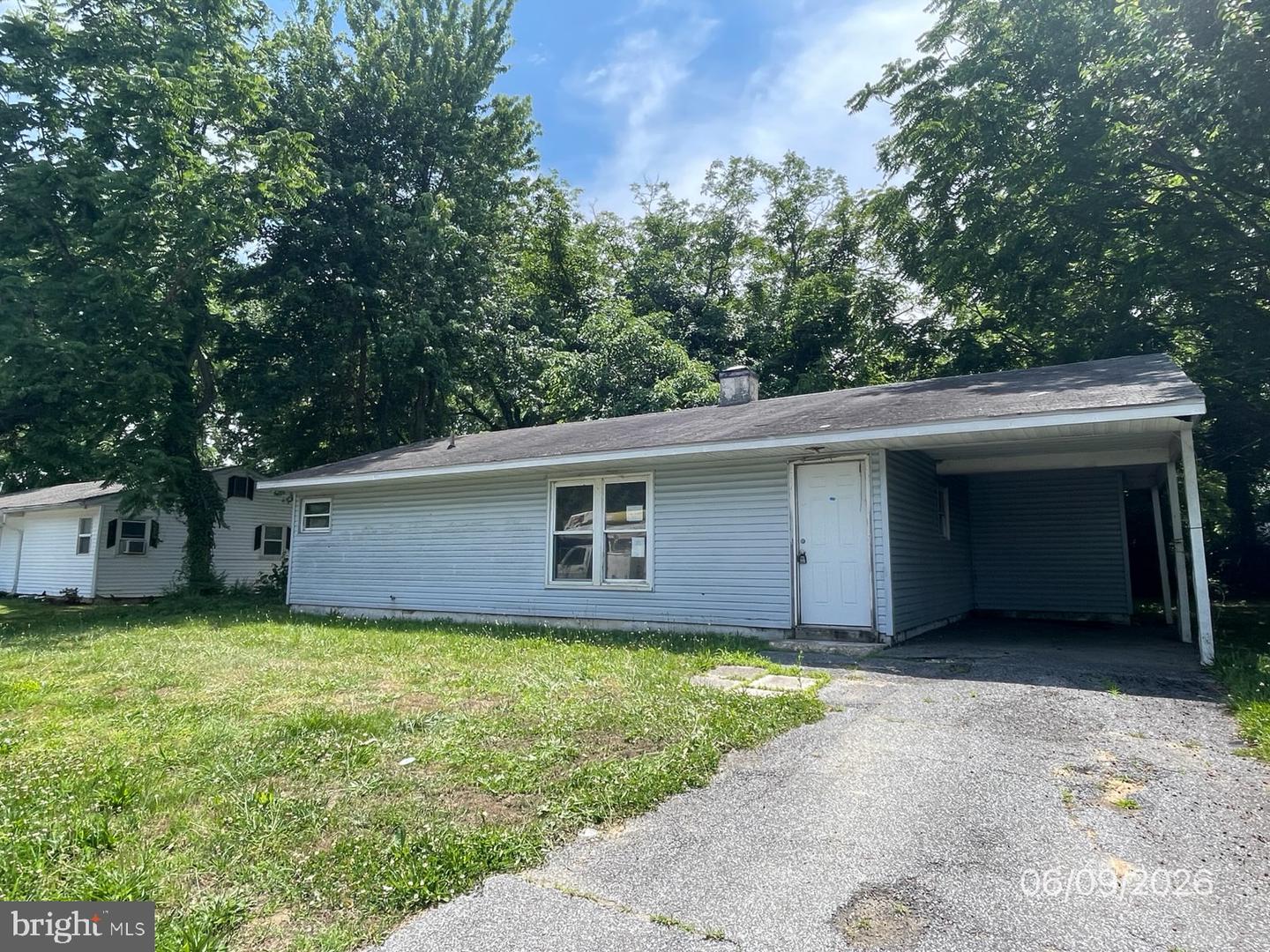 102 S Governors Blvd Property Photo 1