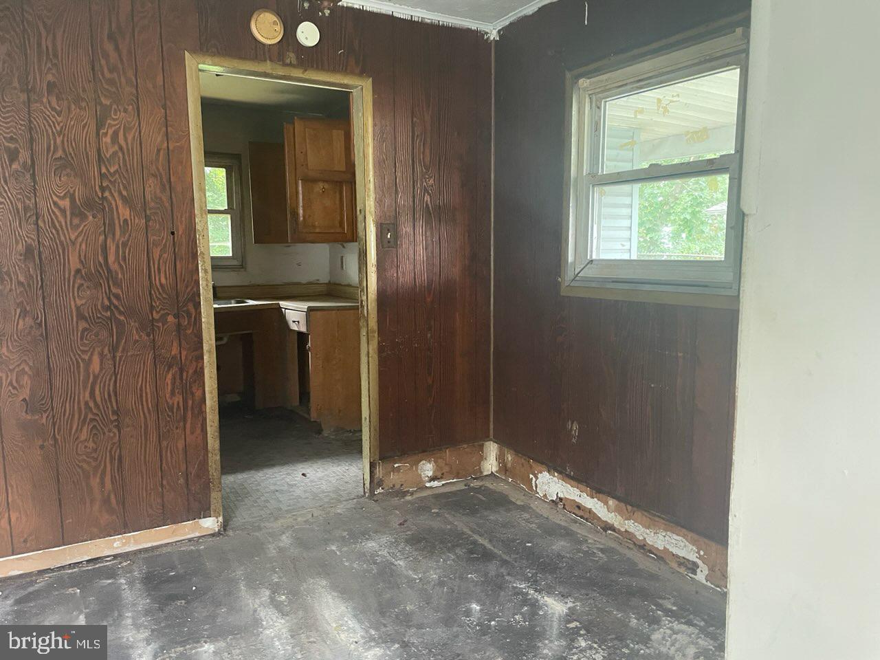 102 S Governors Blvd Property Photo 6