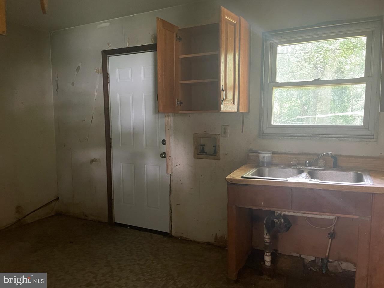 102 S Governors Blvd Property Photo 7